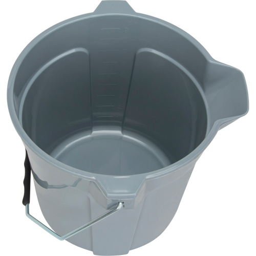 Round Bucket with Pouring Spout
